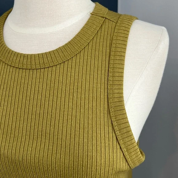 Forever 21 Olive Ribbed Cropped Tank Size Large - Picture 2 of 7